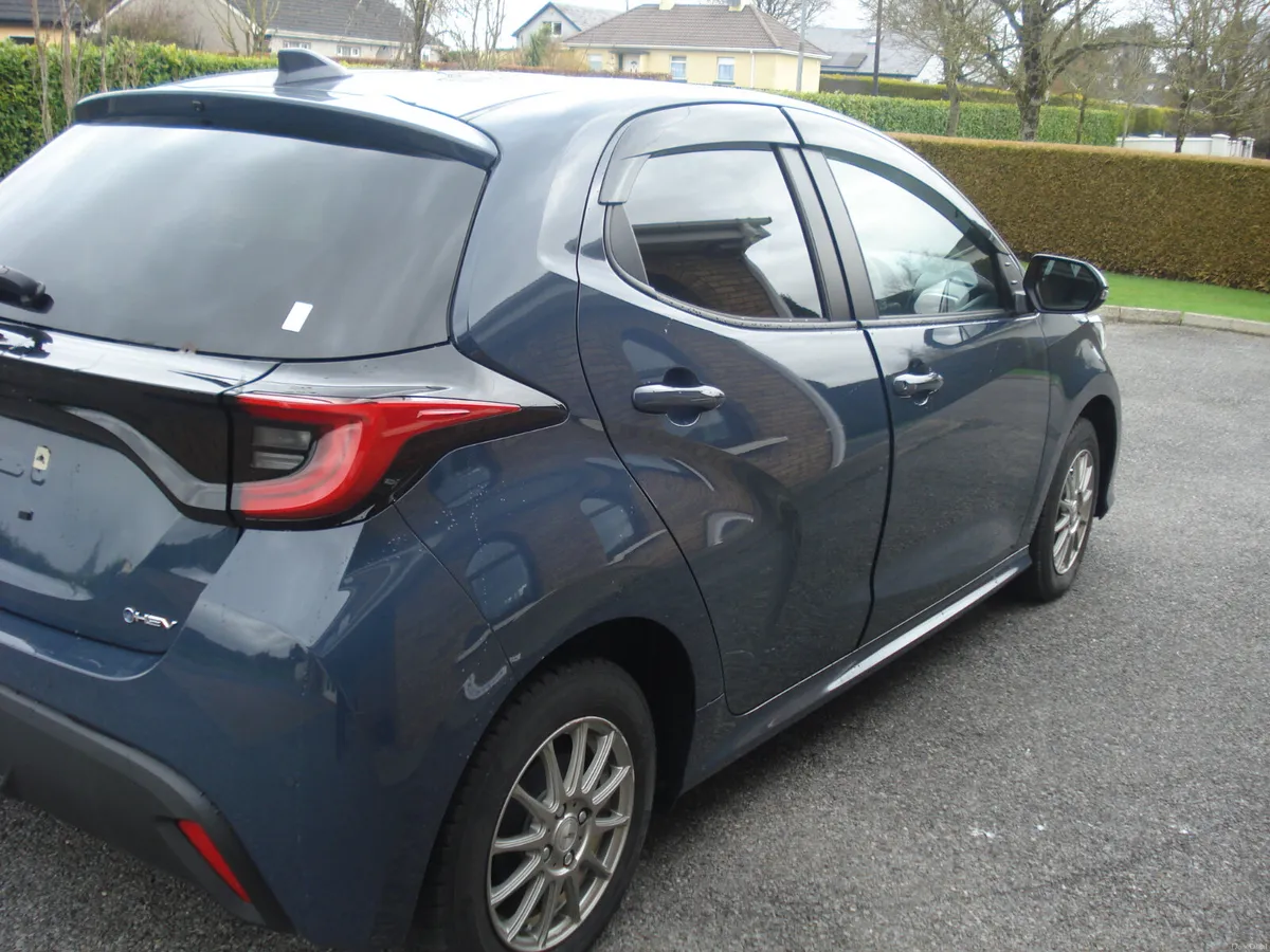 2025 Toyota Yaris - Image 3