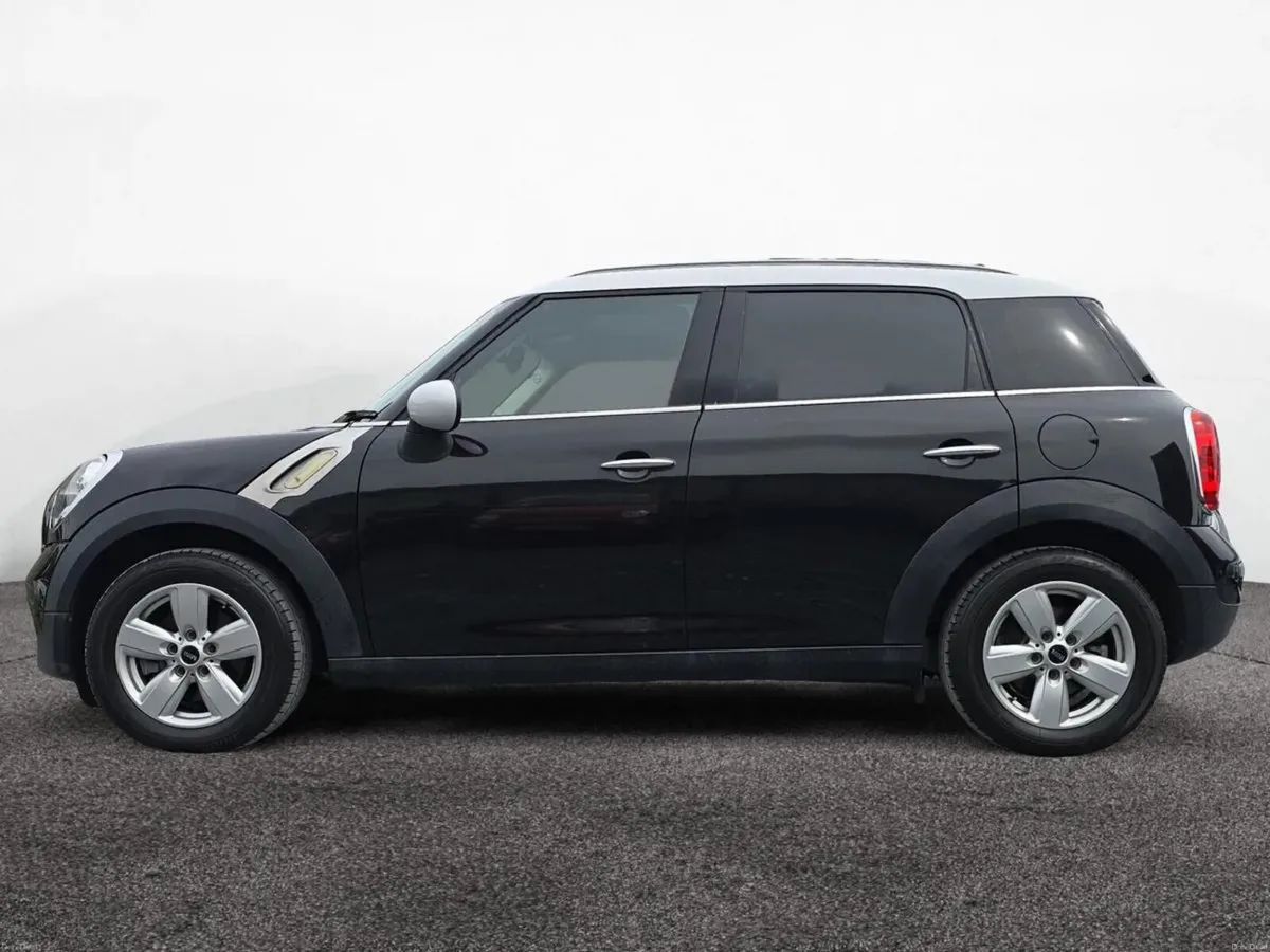 Mini Cooper D Crossover Automatic - Image 6