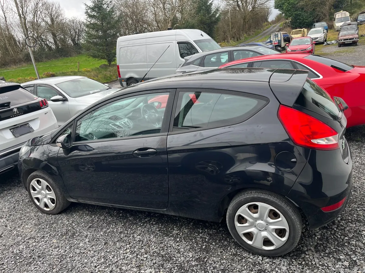 Ford Fiesta 2012 - Image 2