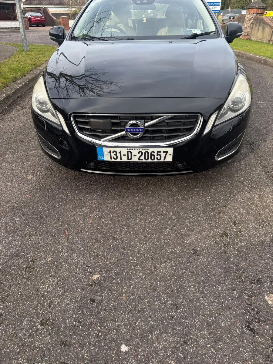 Volvo V60  1.6 Diesel Automatic 29/08/26 - Image 4
