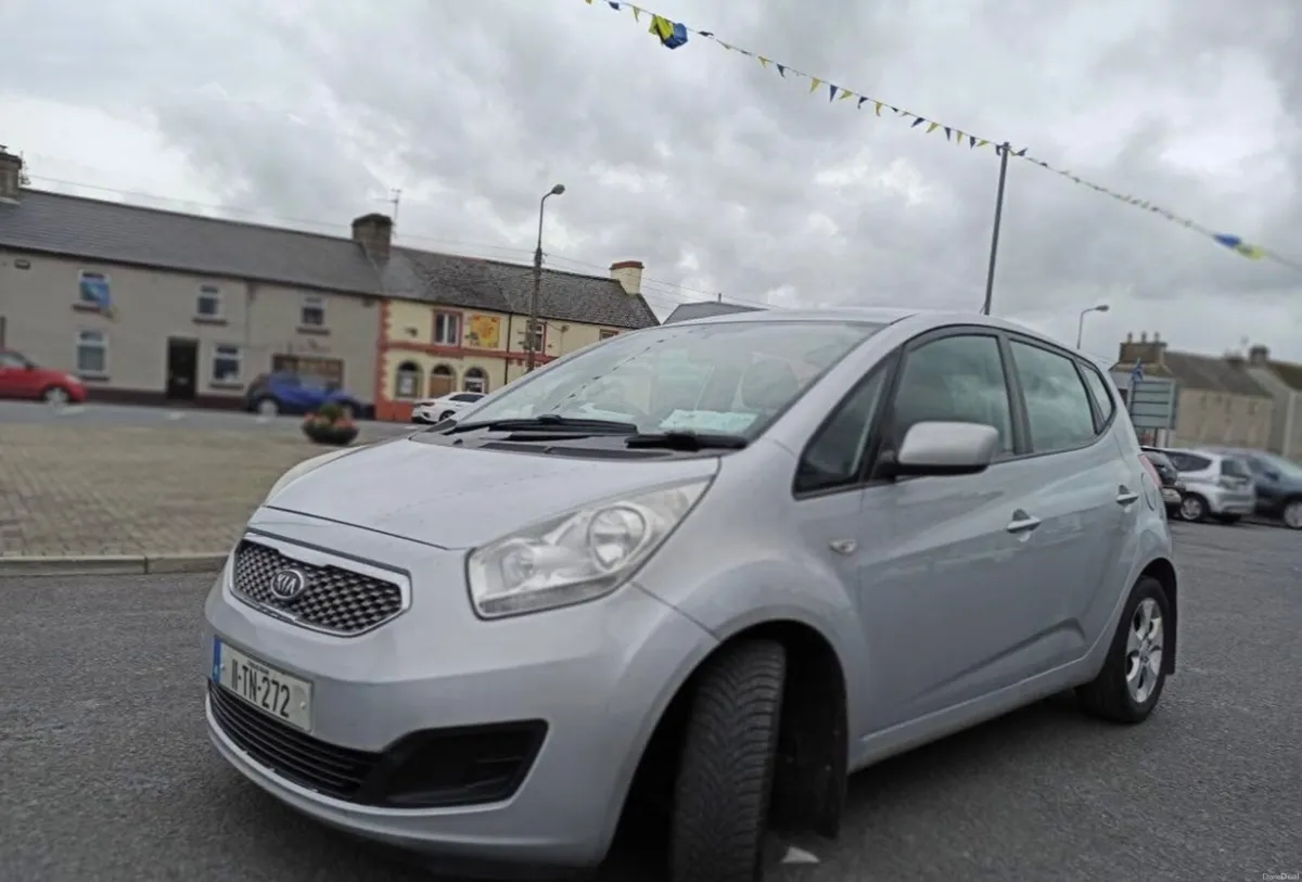 Kia Venga 2011 - Image 2