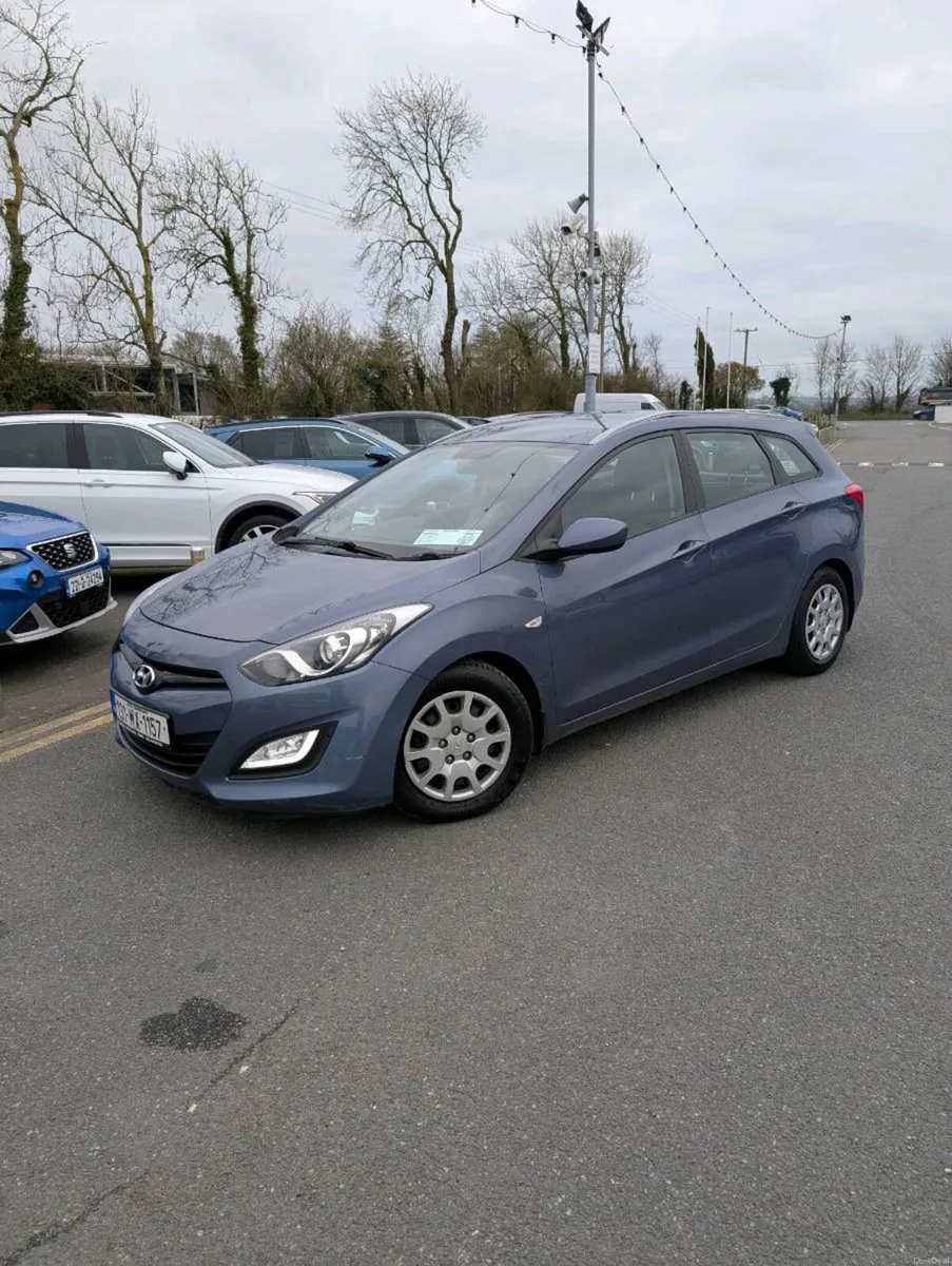 2013 Hyundai i30 Estate tax and tested - Image 1
