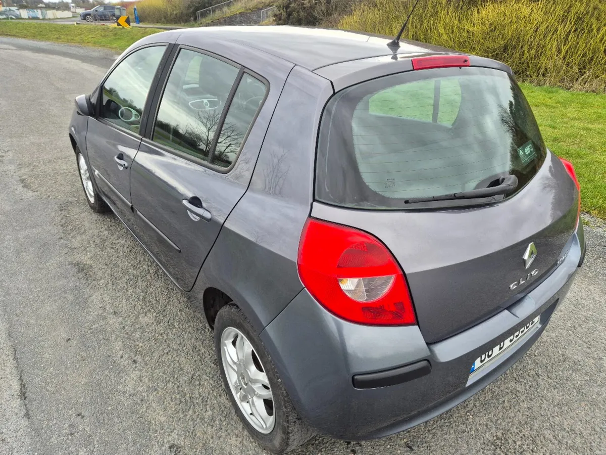 2006 Renault Clio 3 1.2 16V DYNAMIQUE - Image 4