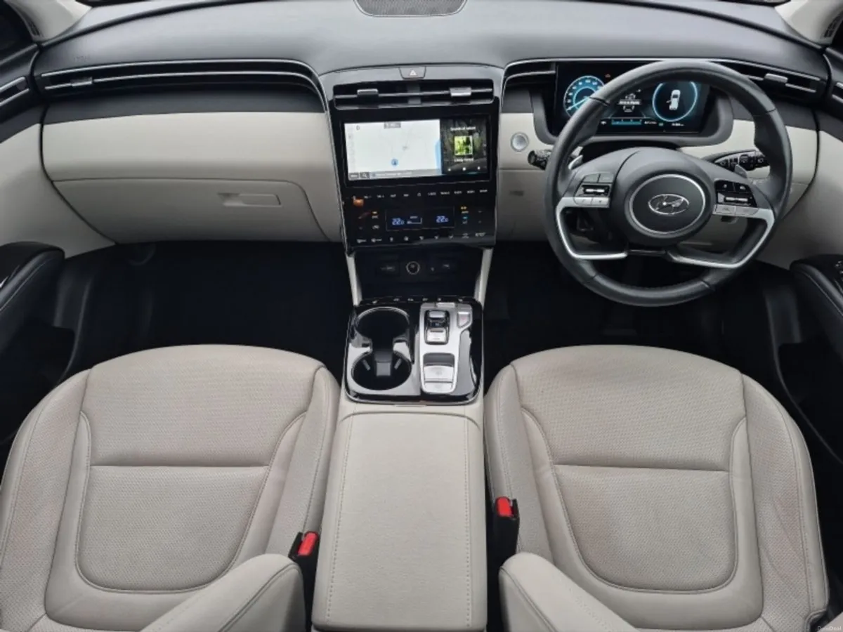 Hyundai Tucson ** EXECUTIVE PLUS ** HYBRID ** STUN - Image 2