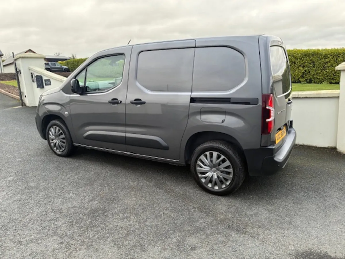 Peugeot Partner 1.5 HDI ** Automatic ** €215 VRT * - Image 2