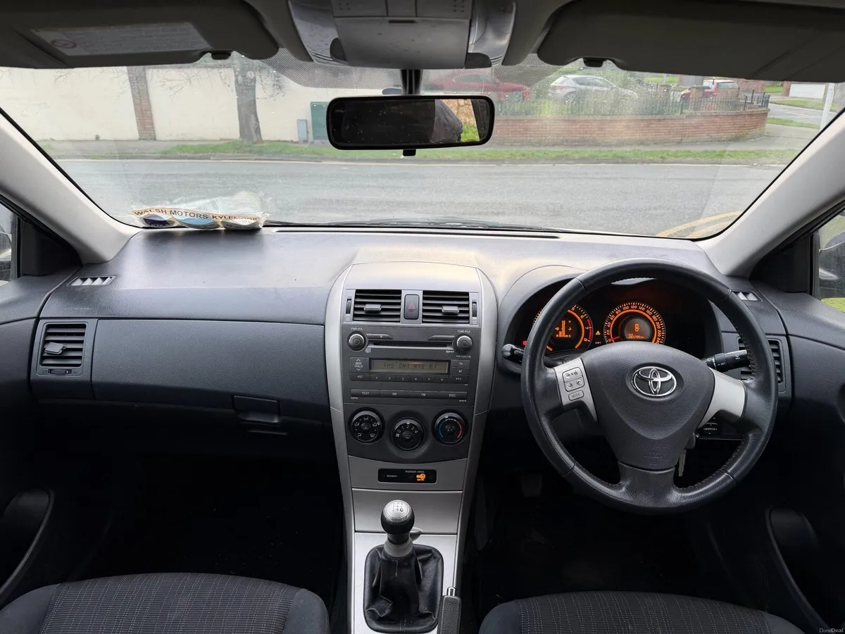 Toyota Corolla 1.4 petrol 2008 manual - Image 2