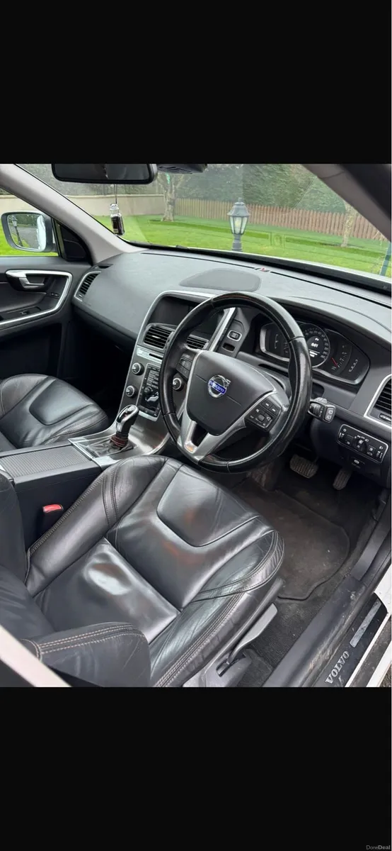 Volvo XC60 D4 automatic 2.0 diesel - Image 3