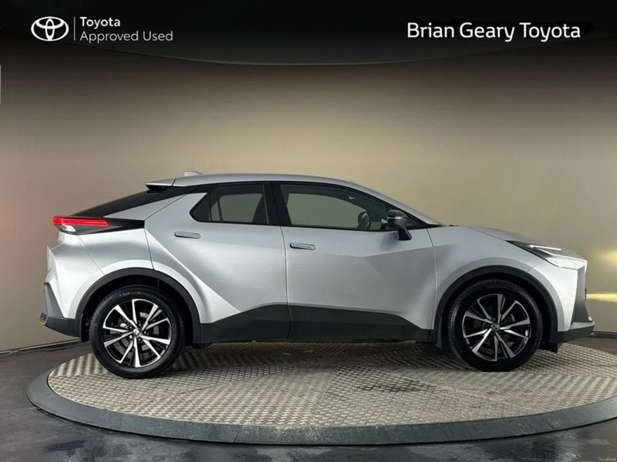 Toyota C-HR Hybrid Sport - Image 3