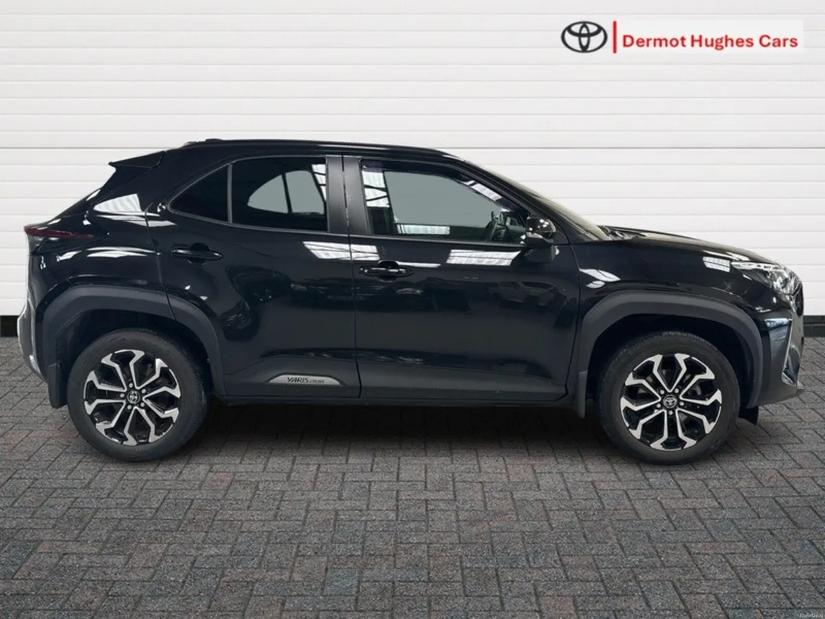 Toyota Yaris Cross HYBRID LUNA SPORT AUTO - Image 3