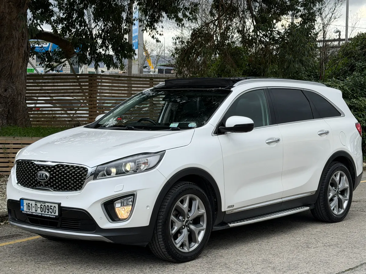2016 Kia Sorento..7 SEATER..PANORAMIC ROOF..AWD - Image 2