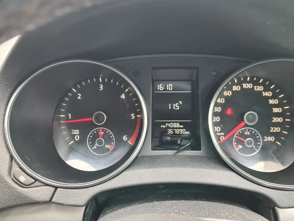 Volkswagen Golf 2009 - Image 1