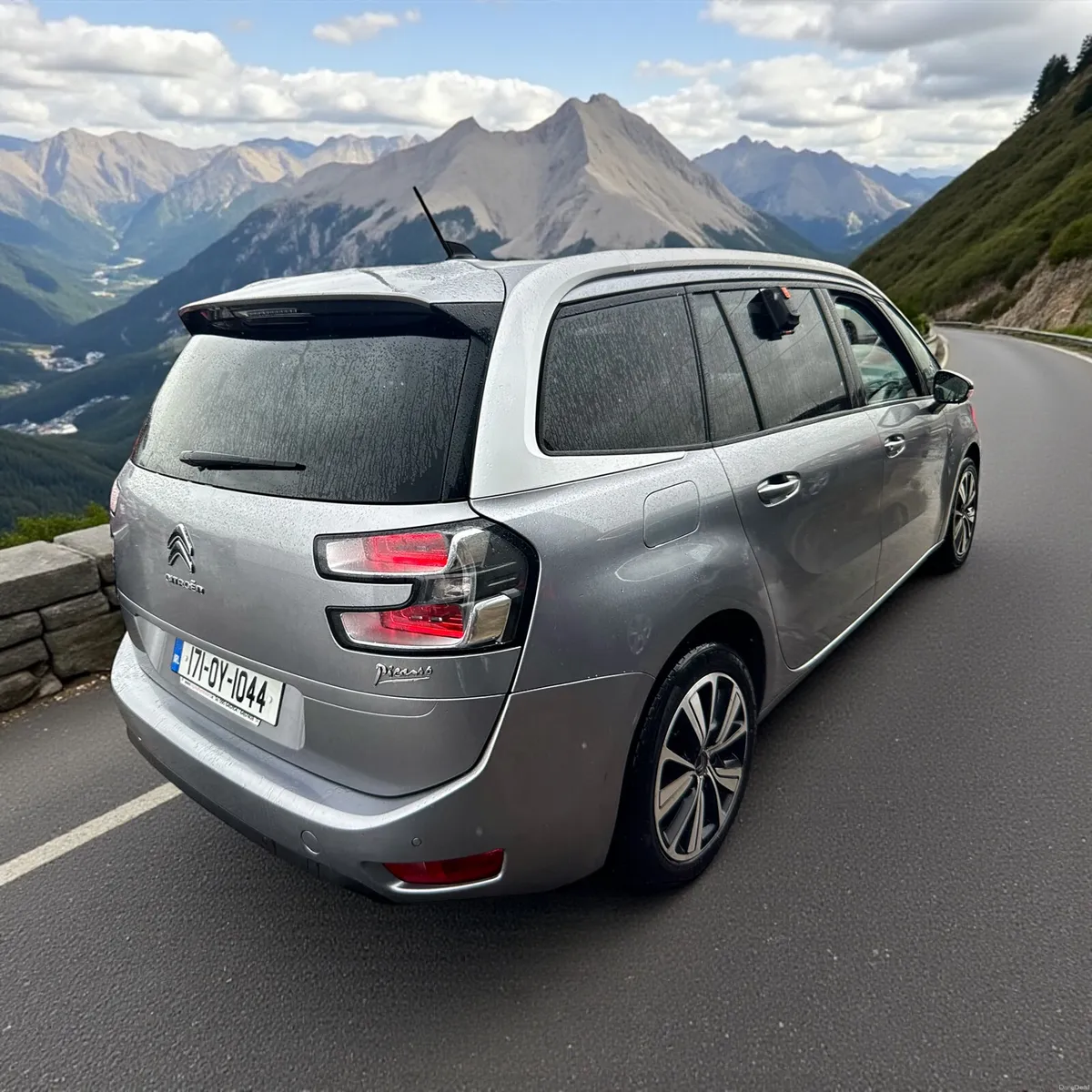 2017 Citroen Grand C4 Picasso BlueHDi 120 S&S Feel - Image 2