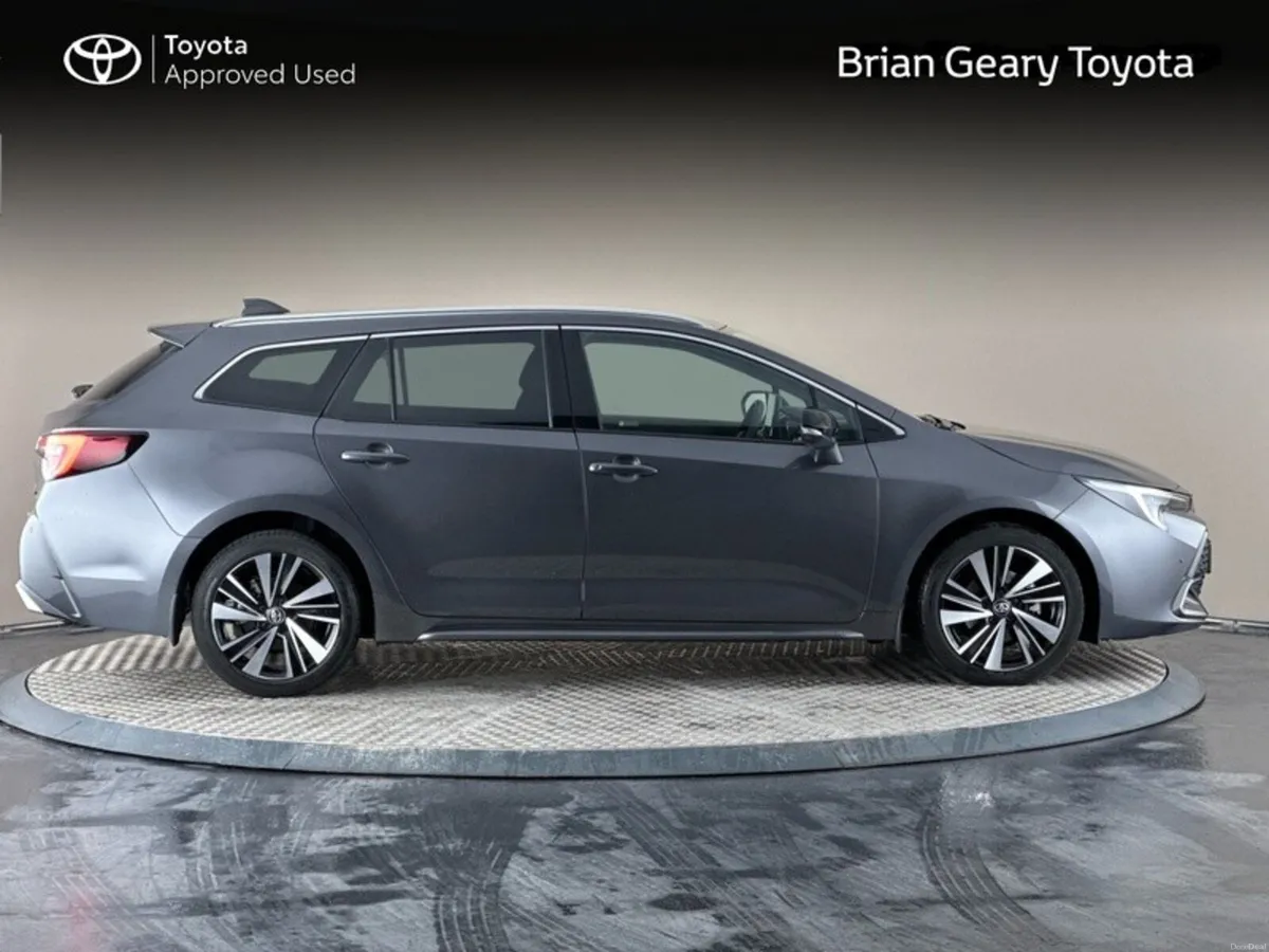 Toyota Corolla HYBRID SOL Touring Sport - Image 3