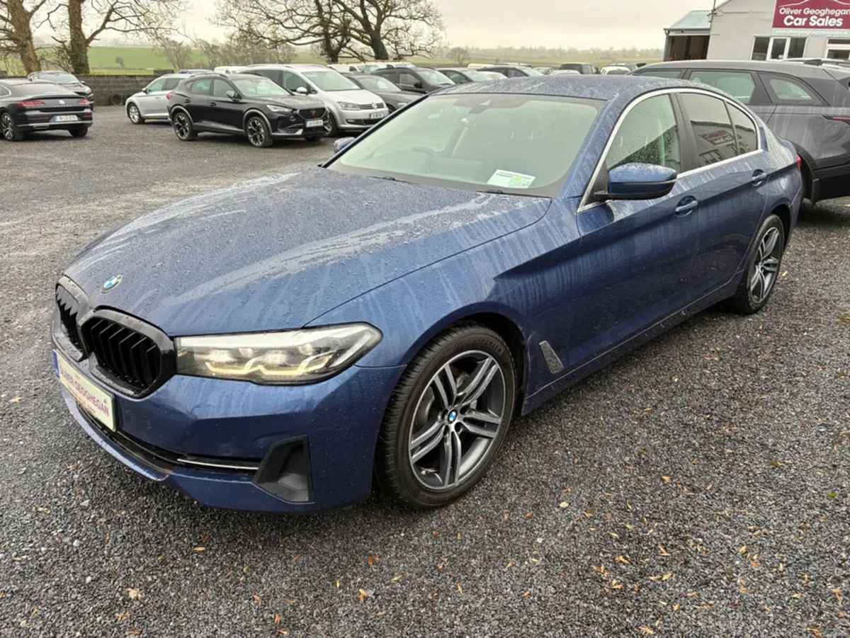 BMW 5-Series 520D SE AUTO (PRIVACY GLASS+CAMERA+BL - Image 4