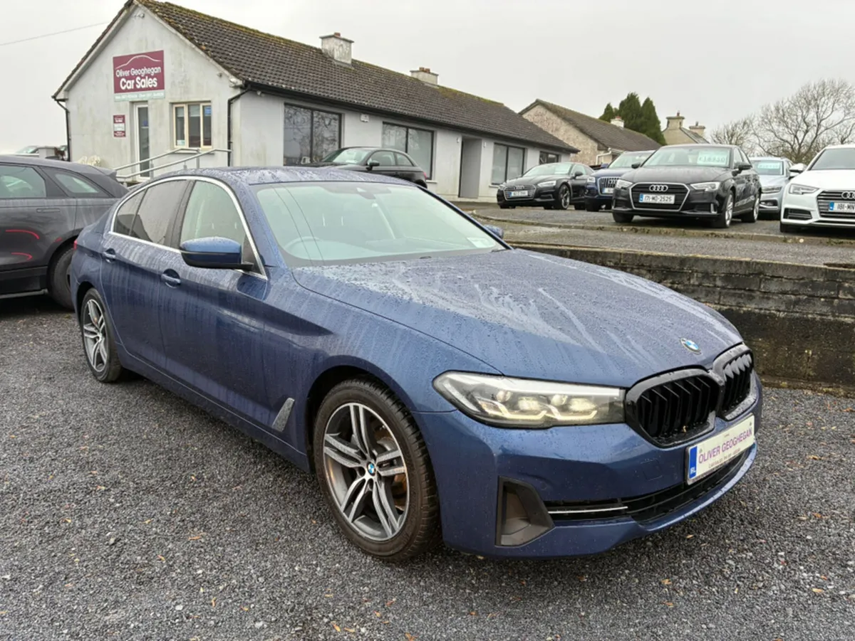 BMW 5-Series 520D SE AUTO (PRIVACY GLASS+CAMERA+BL - Image 1