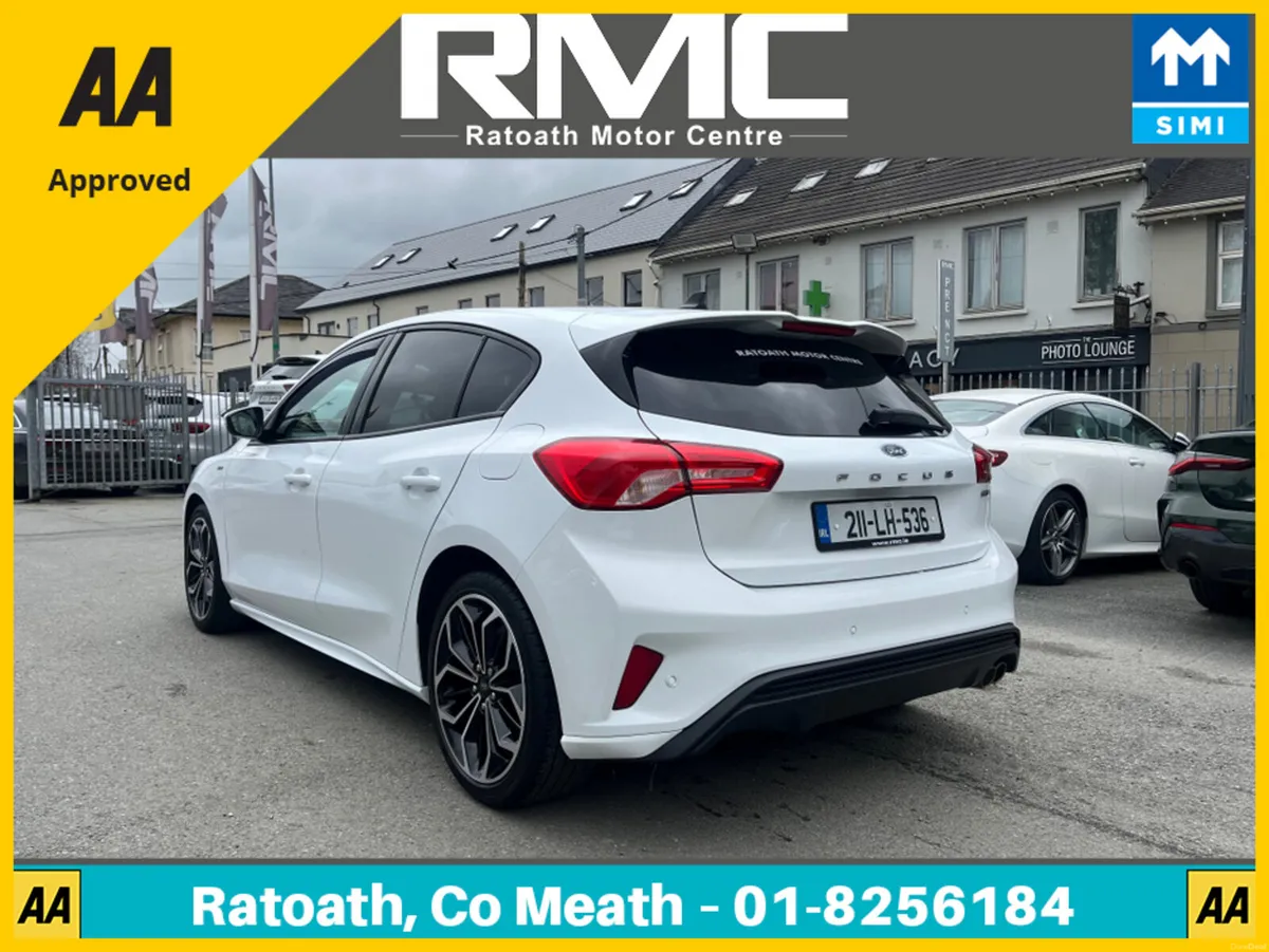 Ford Focus ST-LINE EDITION  1.0T MHE *LOW MILAGE* - Image 6