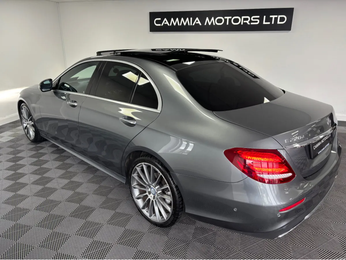 Mercedes-Benz E-Class *MERCEDES E220D* *SUNROOF* * - Image 2