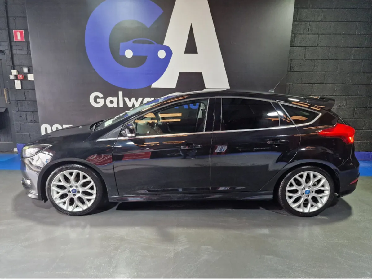 Ford Focus ZETEC S TDCI **LOW MILAGE** - Image 4