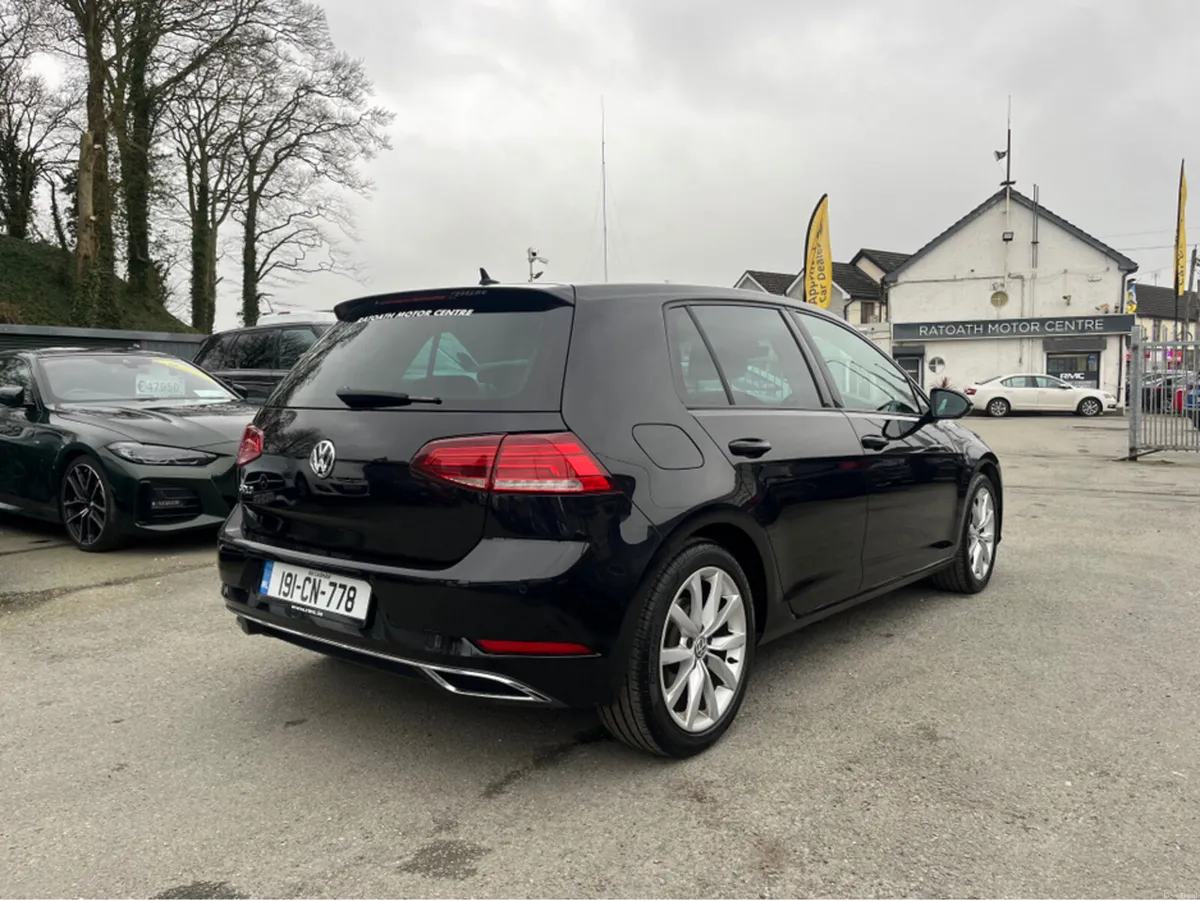 Volkswagen Golf HIGHLINE 1.5 TSI MANUAL 6SPEED FWD - Image 3