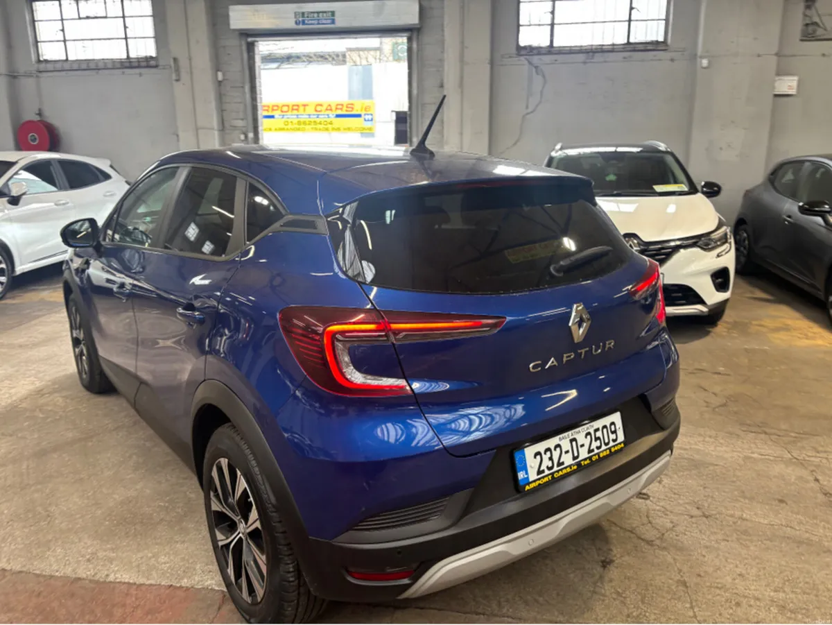 Renault Captur EVOLUTION TCE 140 AUTO MY23 5DR - Image 3