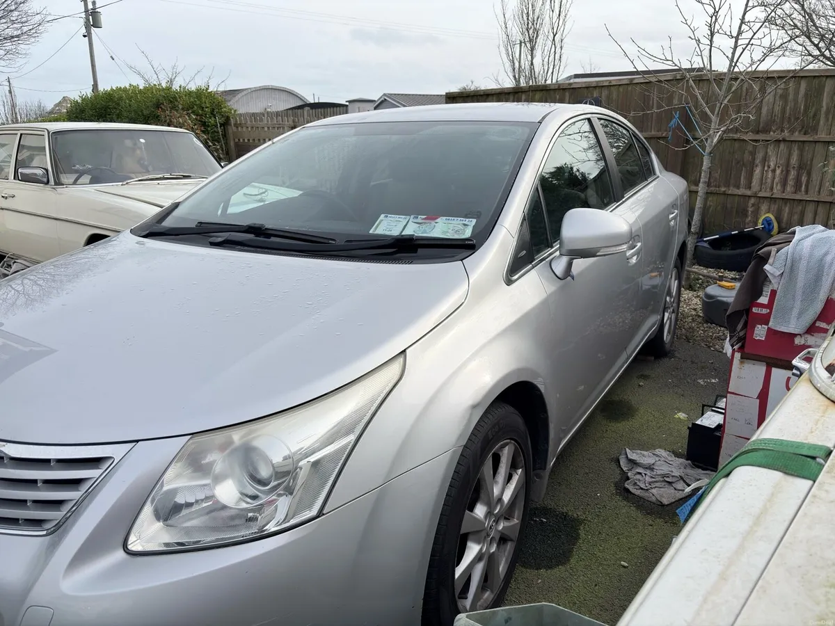 Toyota Avensis 2012 - Image 2