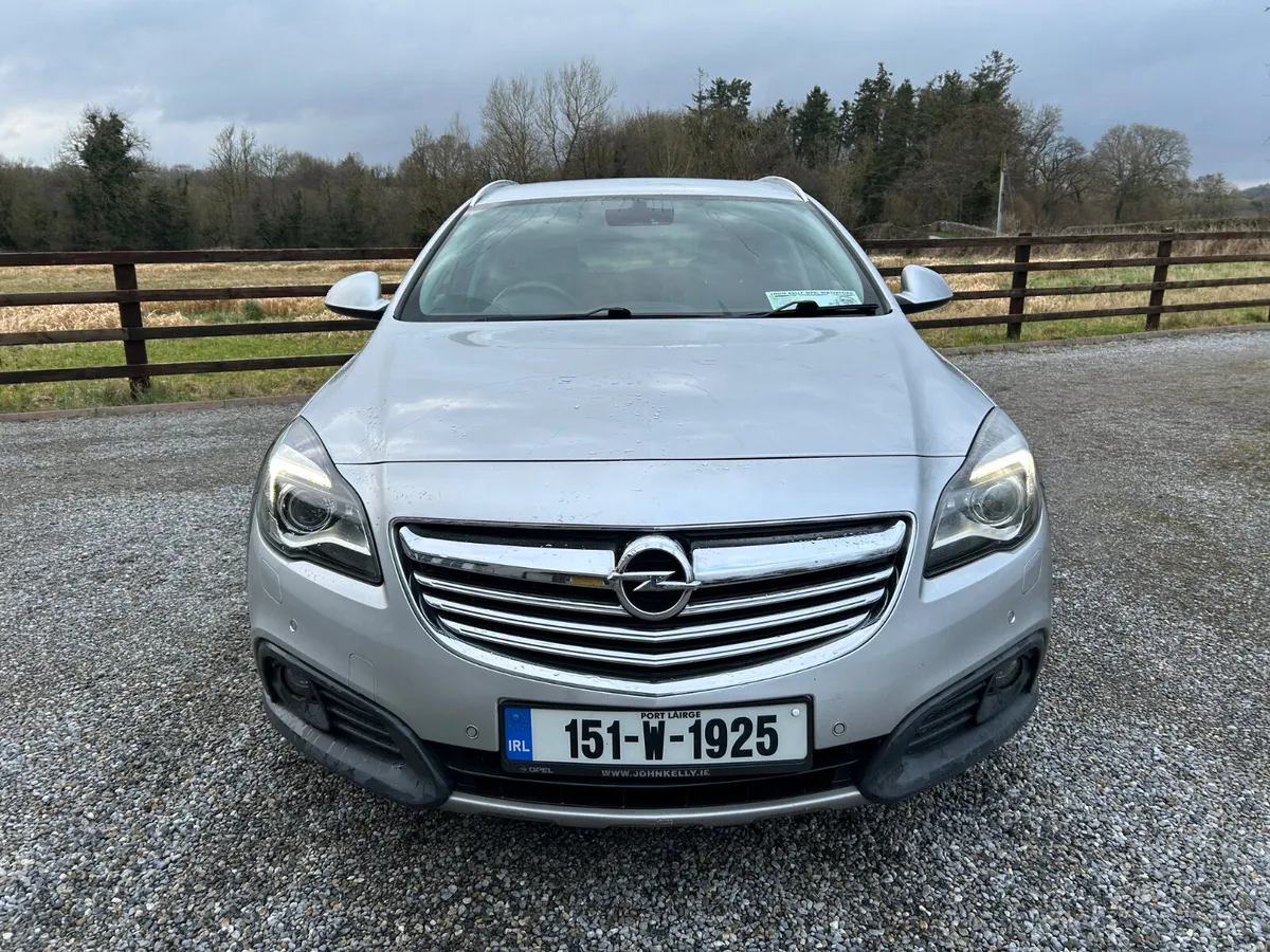 2015 Opel Insignia Country Tourer - Image 2