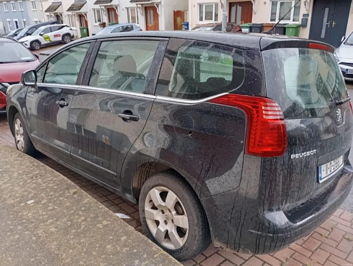 Peugeot 5008 2011 - Image 4