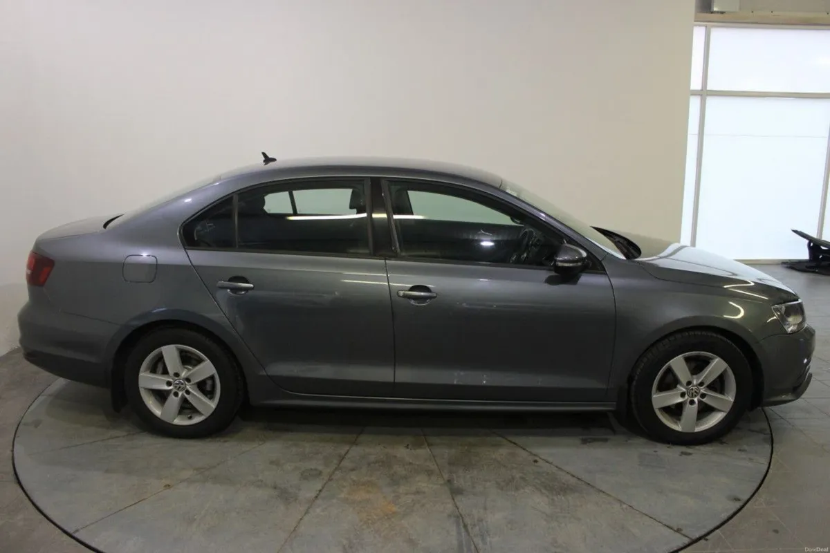 Volkswagen Jetta 2.0 TDI 110HP Comfortline - TENDE - Image 3