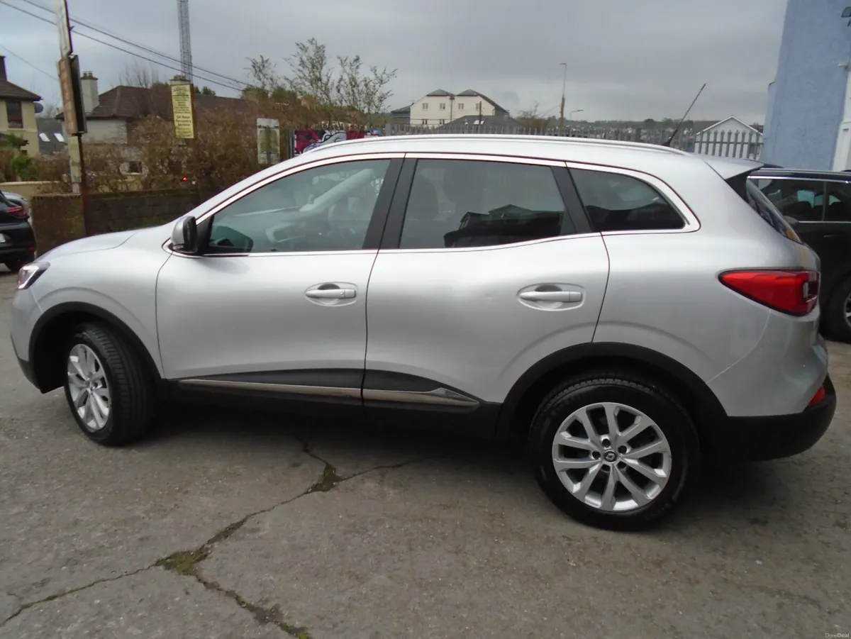 Renault Kadjar 2018 LOW KMS - Image 3