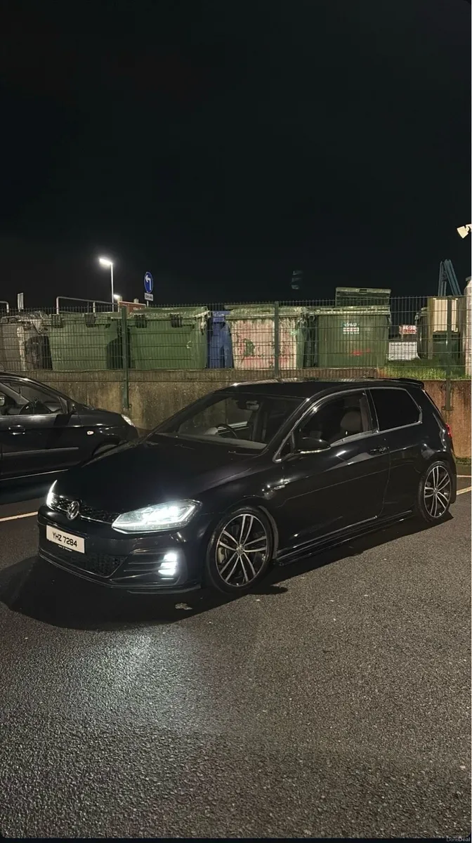 2017 Volkswagen Golf Gtd - Image 1