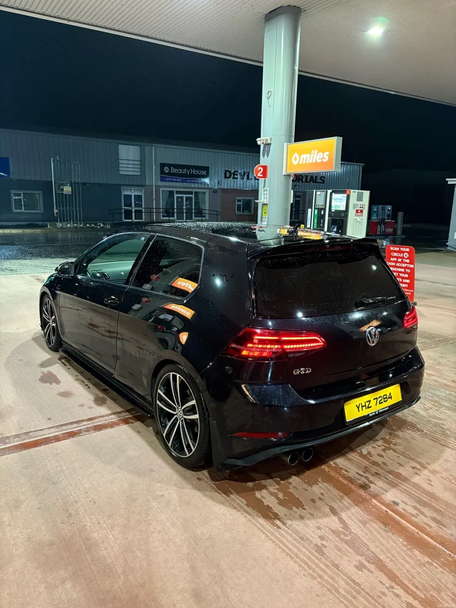 2017 Volkswagen Golf Gtd - Image 4