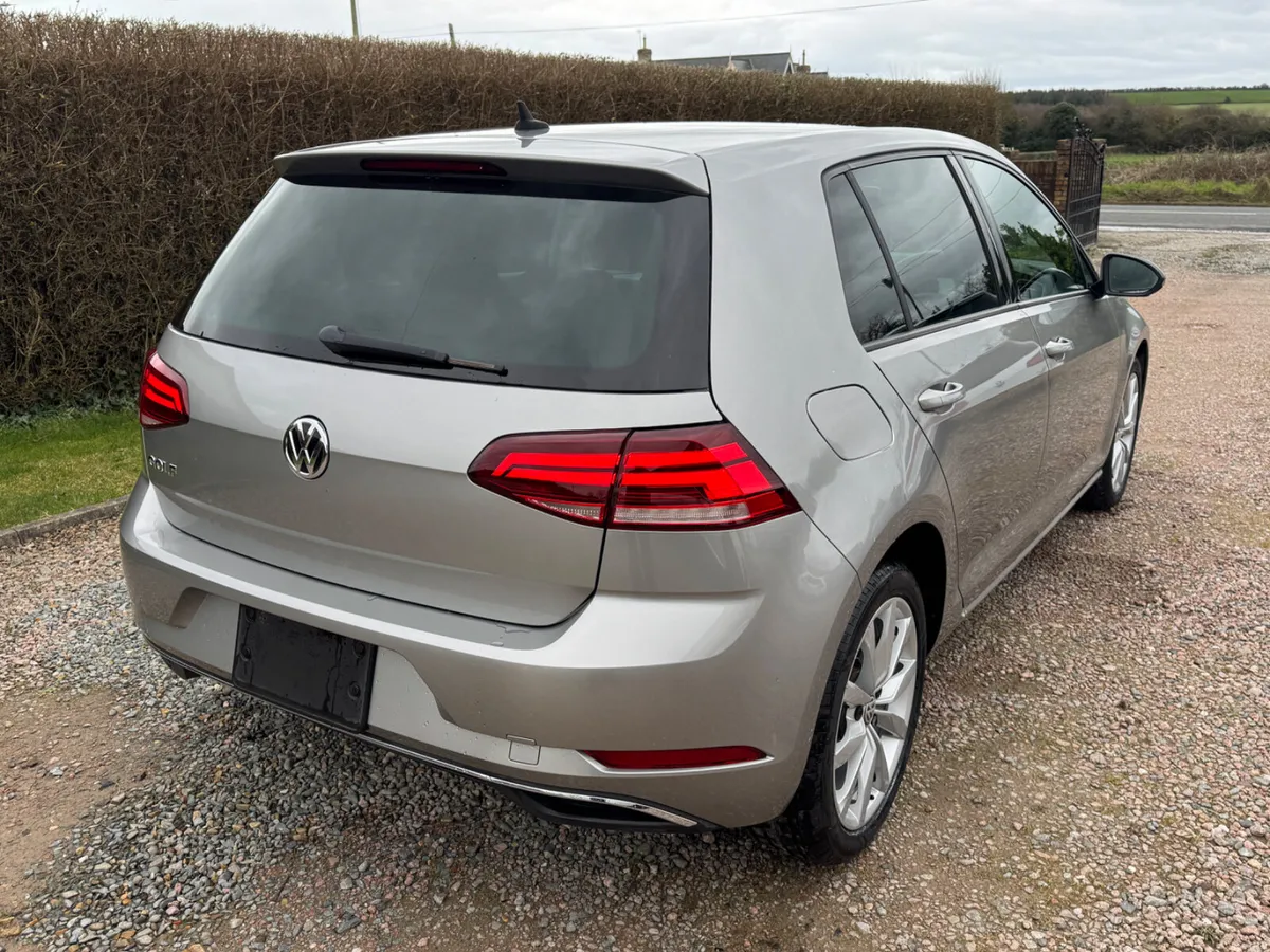 191 Volkswagen Golf Comfortline Tech Edition - Image 4