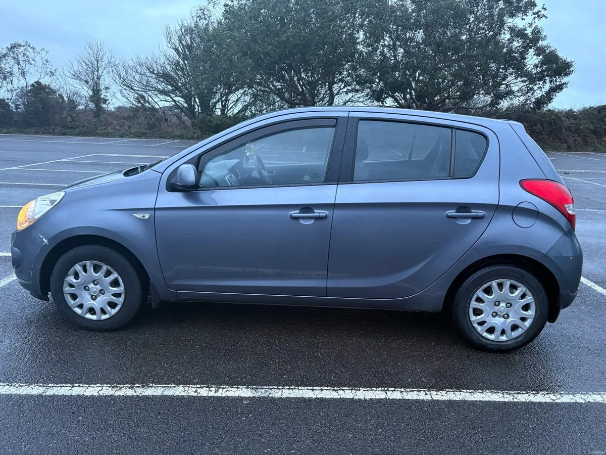 Hyundai i20 2010 with fresh NCT - Image 4