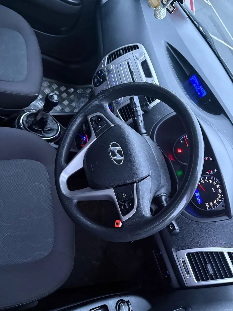 Hyundai i20 2010 with fresh NCT - Image 2