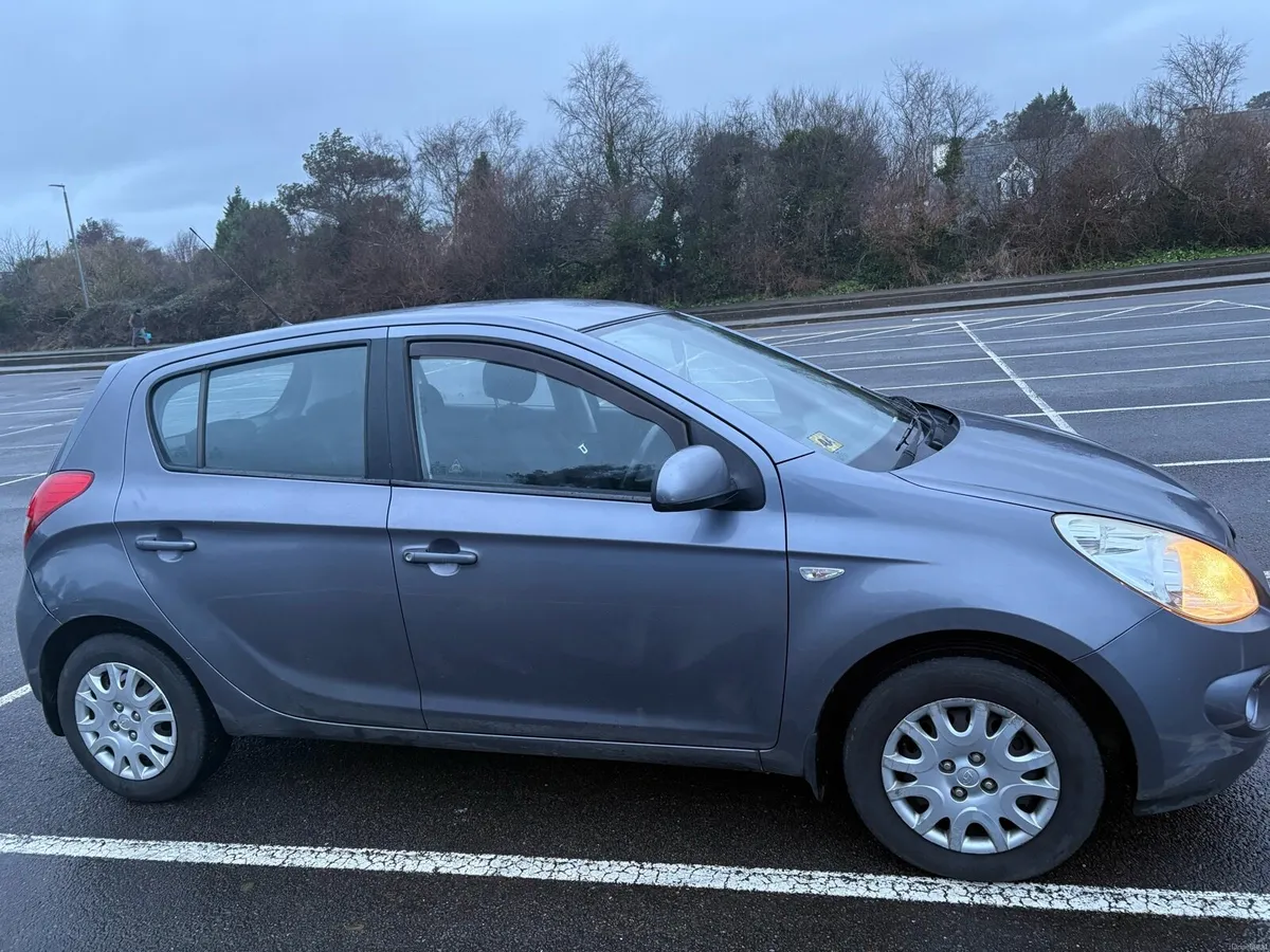 Hyundai i20 2010 with fresh NCT - Image 3