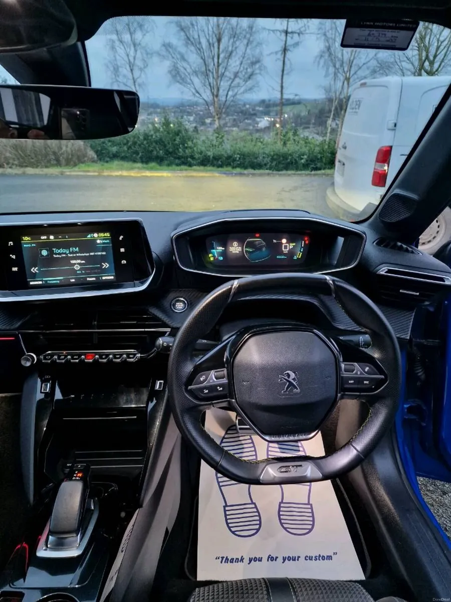 Peugeot e208 gt line - Image 4