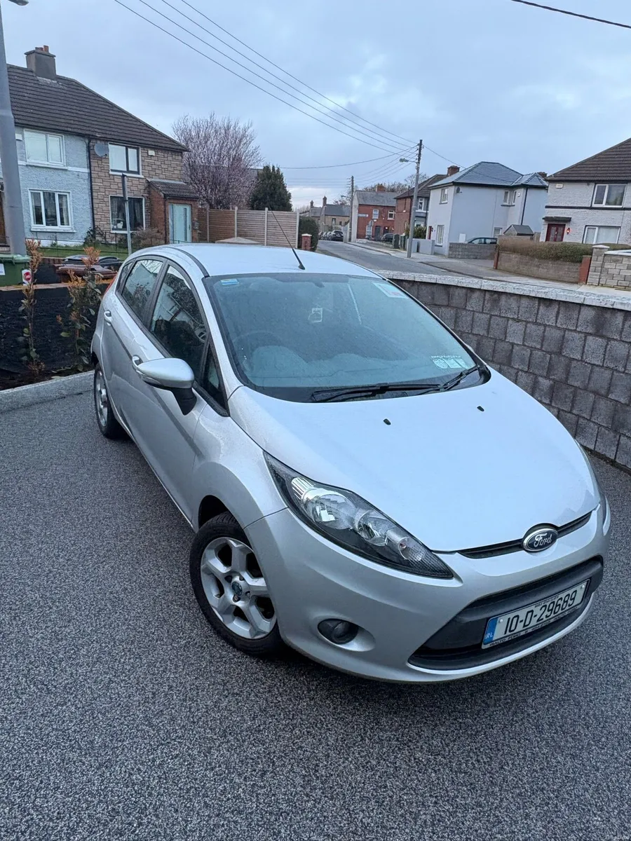 Ford Fiesta 2010 - Image 1