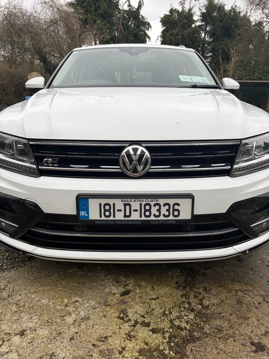 2018 Volkswagen Tiguan R-Line - Image 2