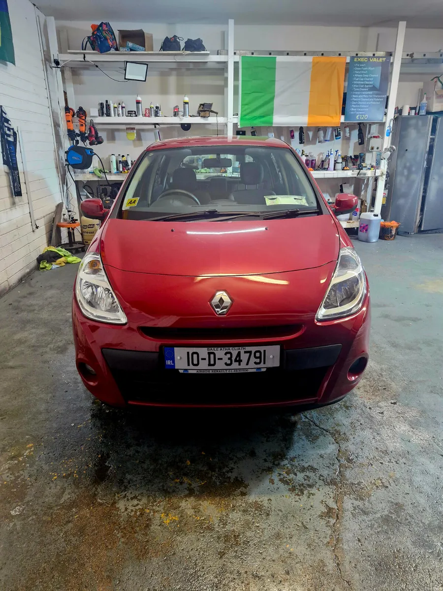 Renault Clio** Very low mileage ** 1.2 petrol - Image 2