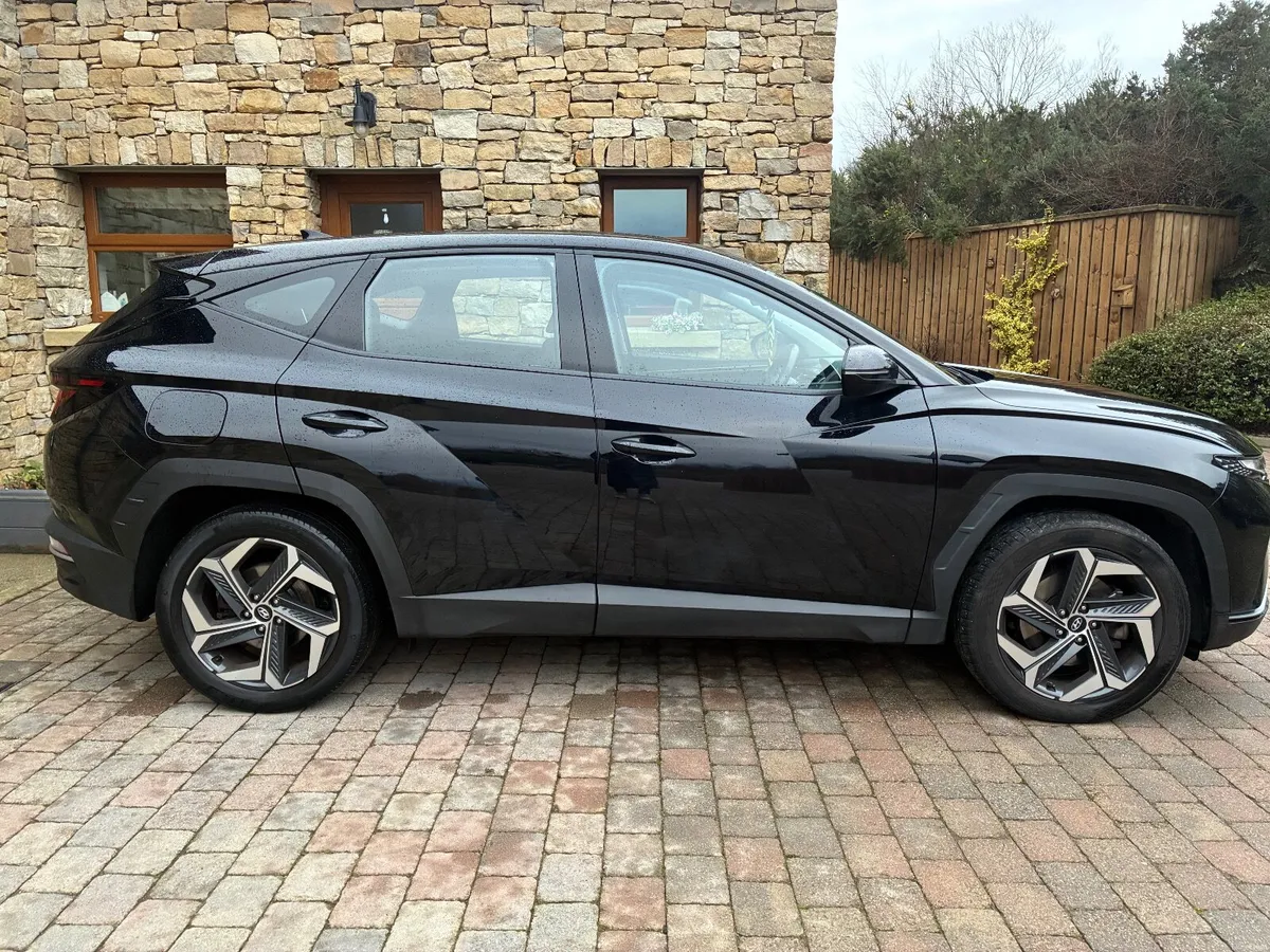 Hyundai Tucson 2023 All Wheel Drive (AWD) - Image 5