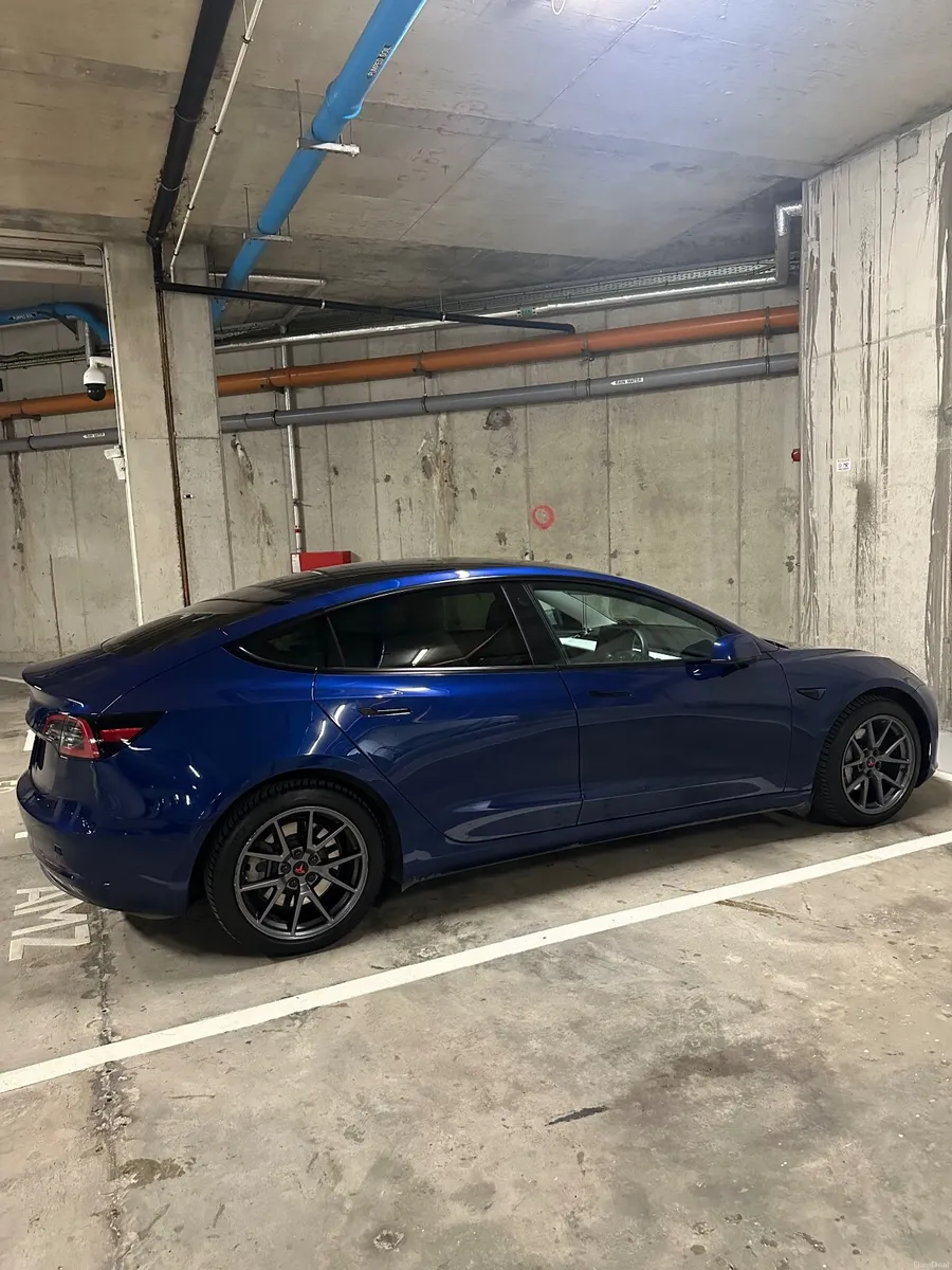 Tesla Model 3 2022 rwd - Image 4