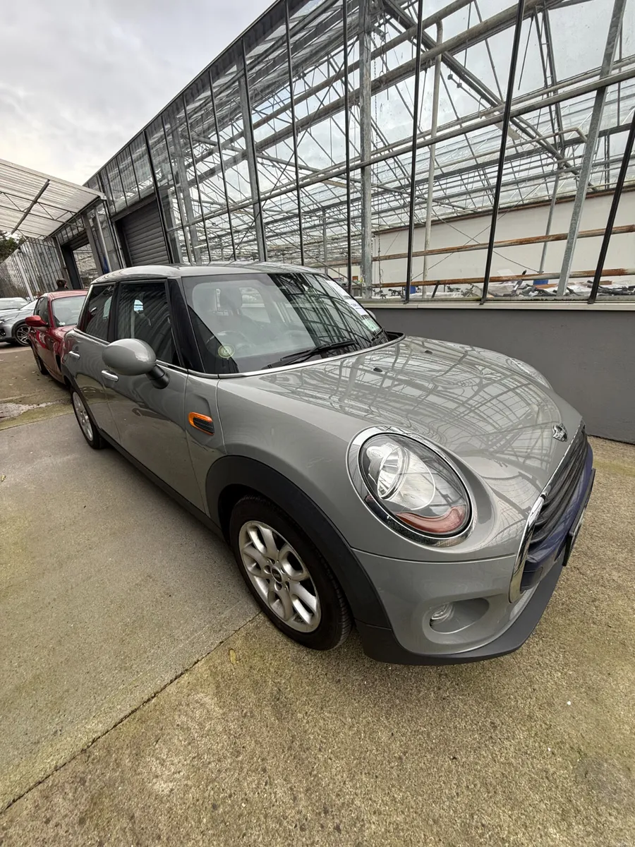 Mini Cooper. Auto. 91 Km. 1.5 D. 2-Year Warranty. - Image 2
