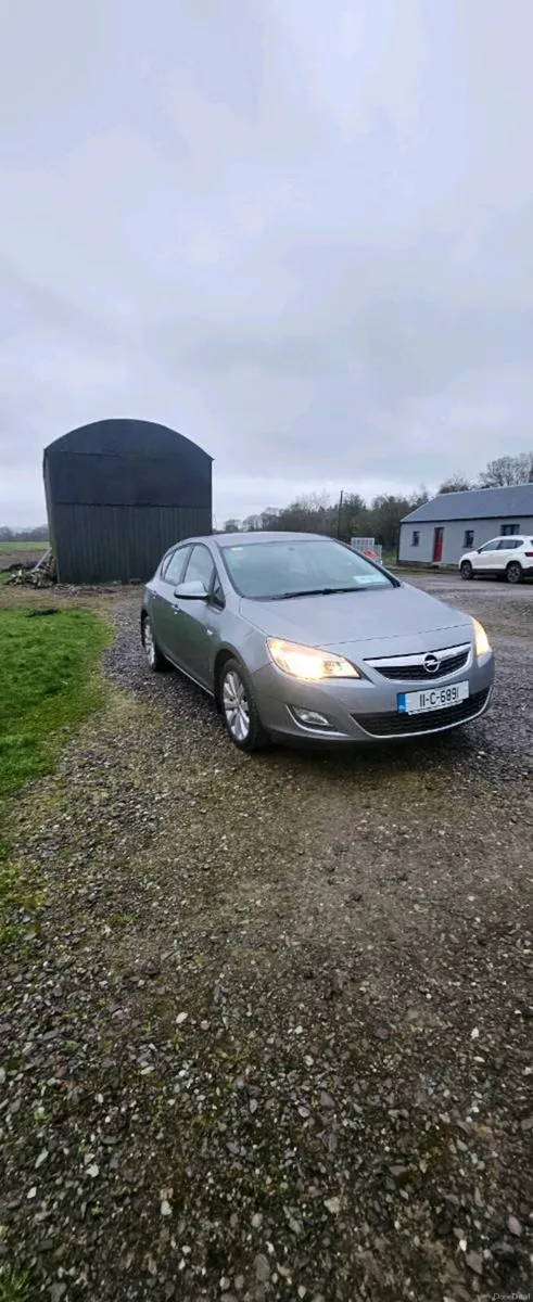 2011 Opel Astra - Image 1
