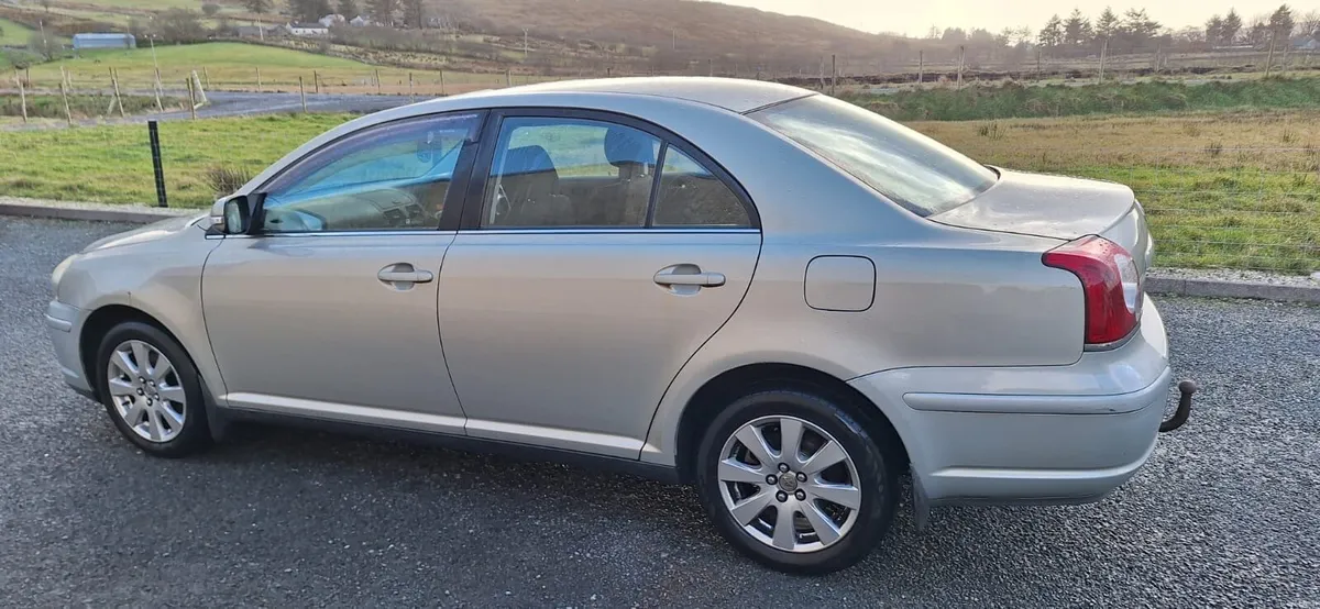 Toyota avensis - Image 4