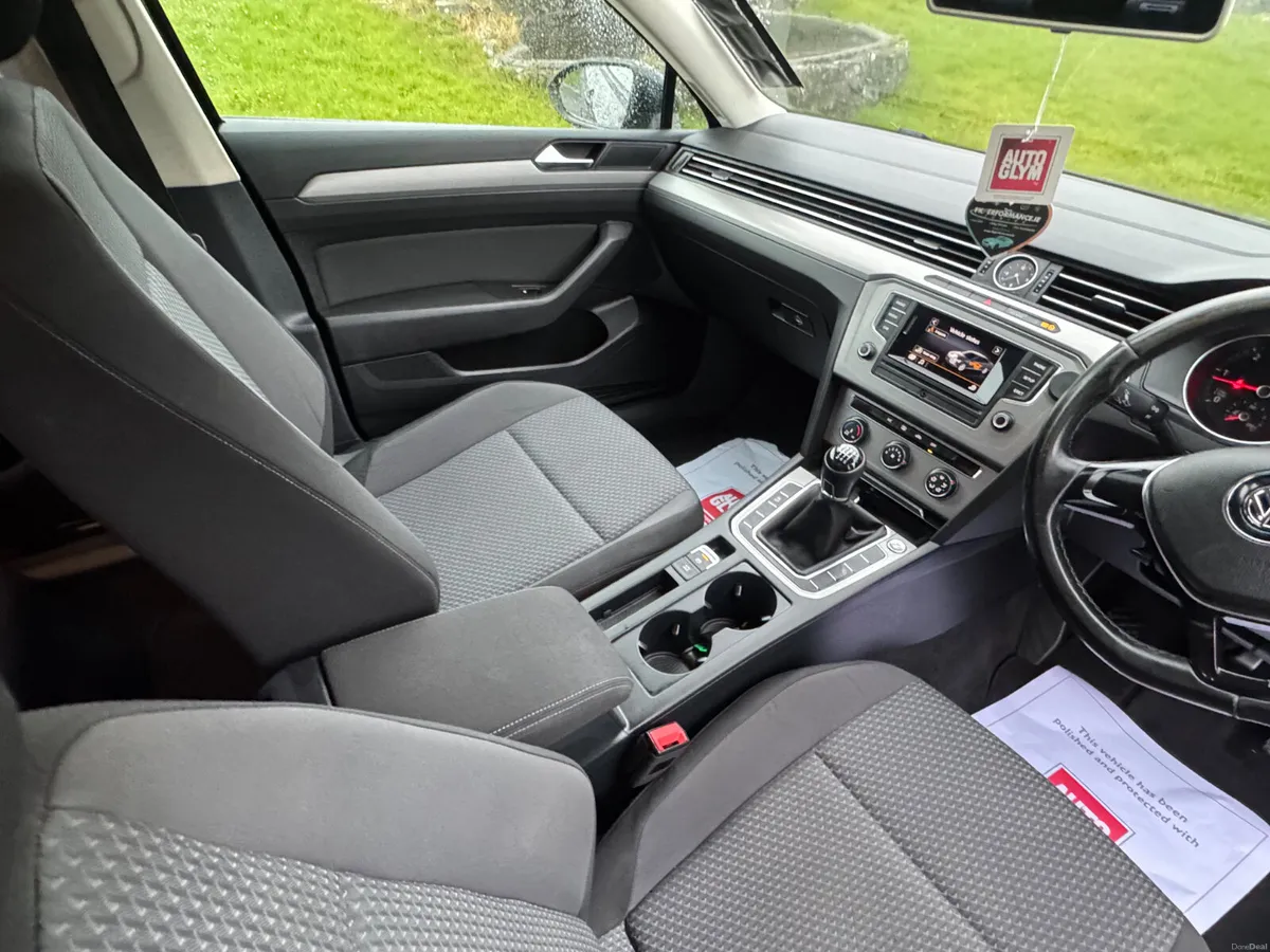 Volkswagen Passat 2015 diesel - Image 2