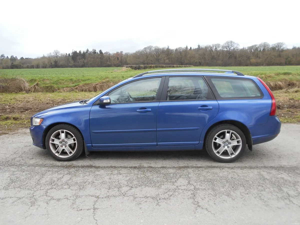 VOLVO V50 2.0 DIESEL ESTATE         NEW NCT - Image 2