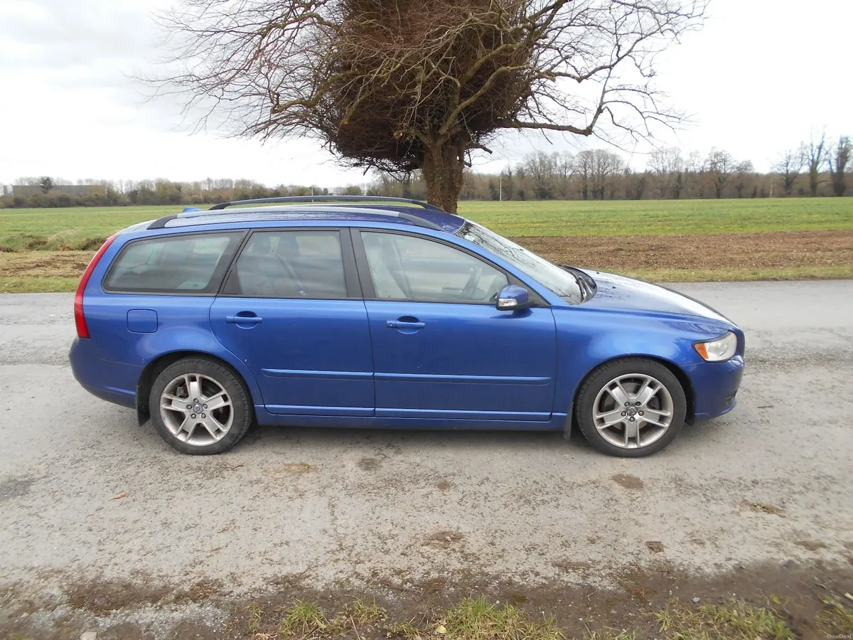 VOLVO V50 2.0 DIESEL ESTATE         NEW NCT - Image 4
