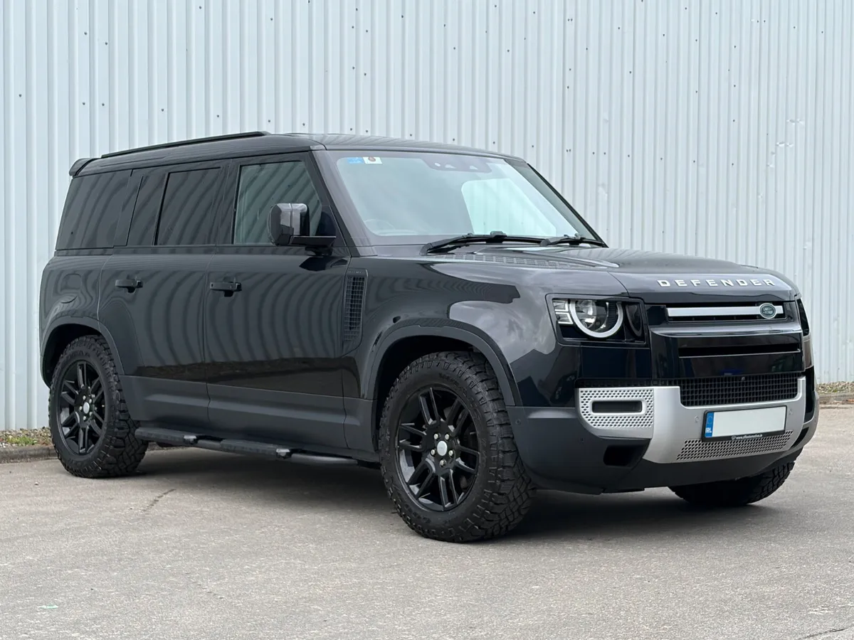 212 Land Rover Defender110 D300 SE 3 Seat Com - Image 2
