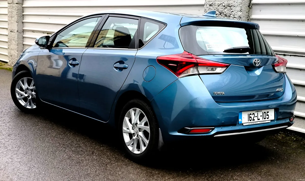 TOYOTA AURIS LUNA 2016 - Image 4