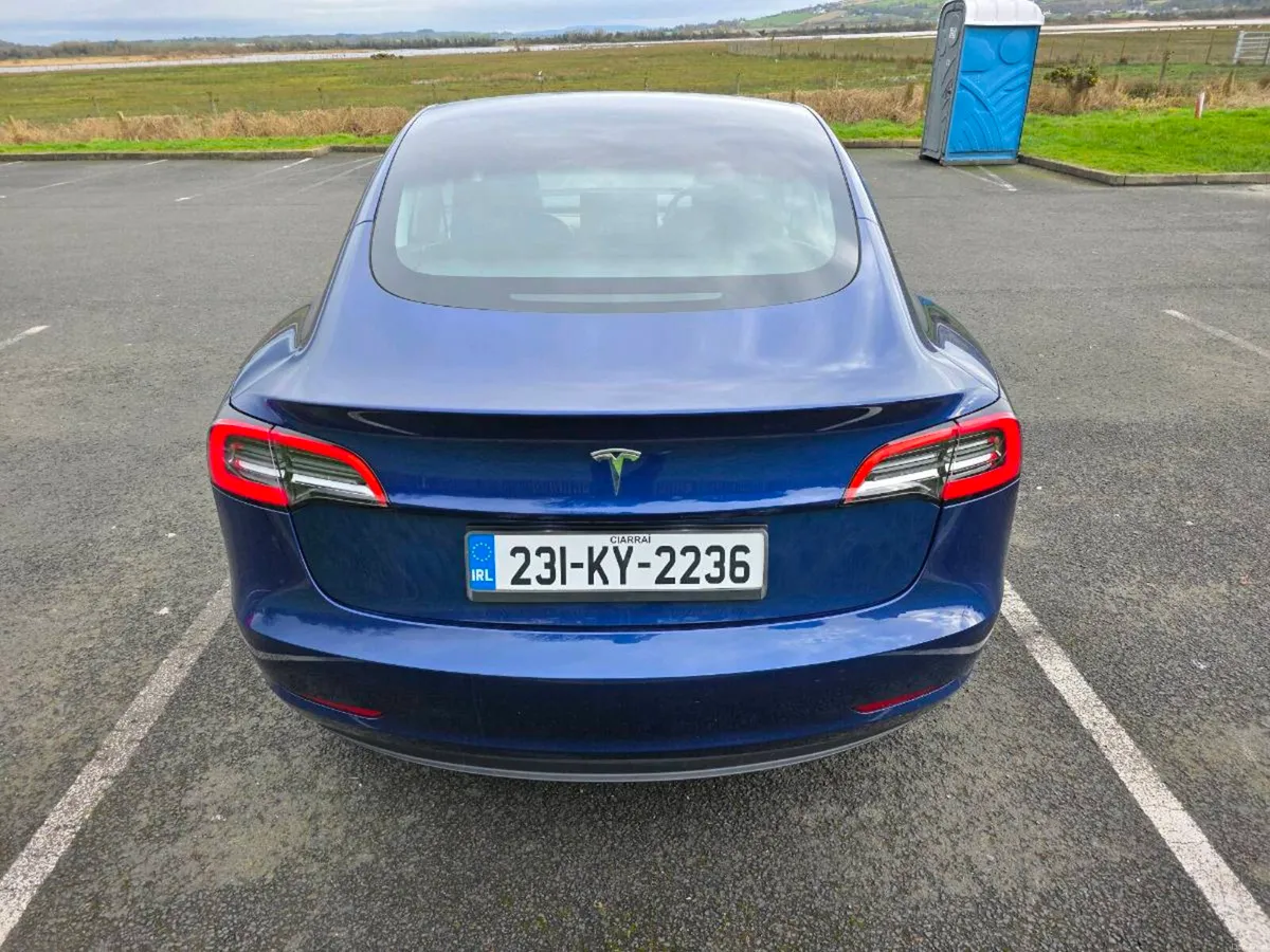 Tesla model 3 2023 - Image 3